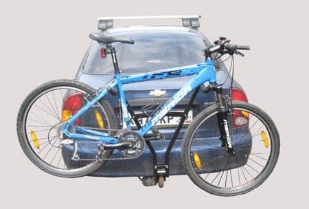 Крепления для перевозки двух велосипедов на фаркопе автомобиля Twin Rider